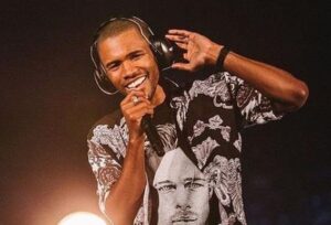 Read more about the article Makna Lagu Godspeed – Doa, Kerelaan, dan Cinta yang Tetap Tinggal