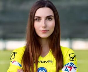 Read more about the article Giuliana Vigile Mendadak Viral: Asisten Wasit “Bidadari” dari Serie D Italia