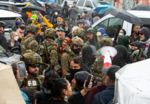 Read more about the article Ketika Warga Jaga Sekolah: Minneapolis Diliputi Ketakutan Akibat Razia ICE