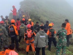 Read more about the article Korban Kedua Kecelakaan Pesawat ATR di Pangkep Ditemukan Tak Bernyawa di Lereng Terjal