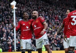 Read more about the article Carrick Memulai Era Interim dengan Manis di Derby Manchester