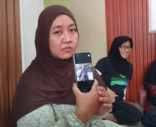 Read more about the article Tangis Keluarga Warnai Penyerahan Tujuh Jenazah Korban Kecelakaan Pesawat ATR 42-500