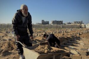Read more about the article Israel Ratakan Pemakaman Korban Perang Dunia di Gaza